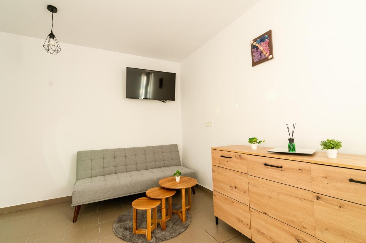 Casa Adrian Hotel Corbu  Buitenkant foto